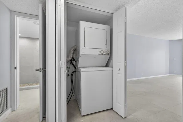 Via Poinciana Lake Worth Unit 202 photo 17