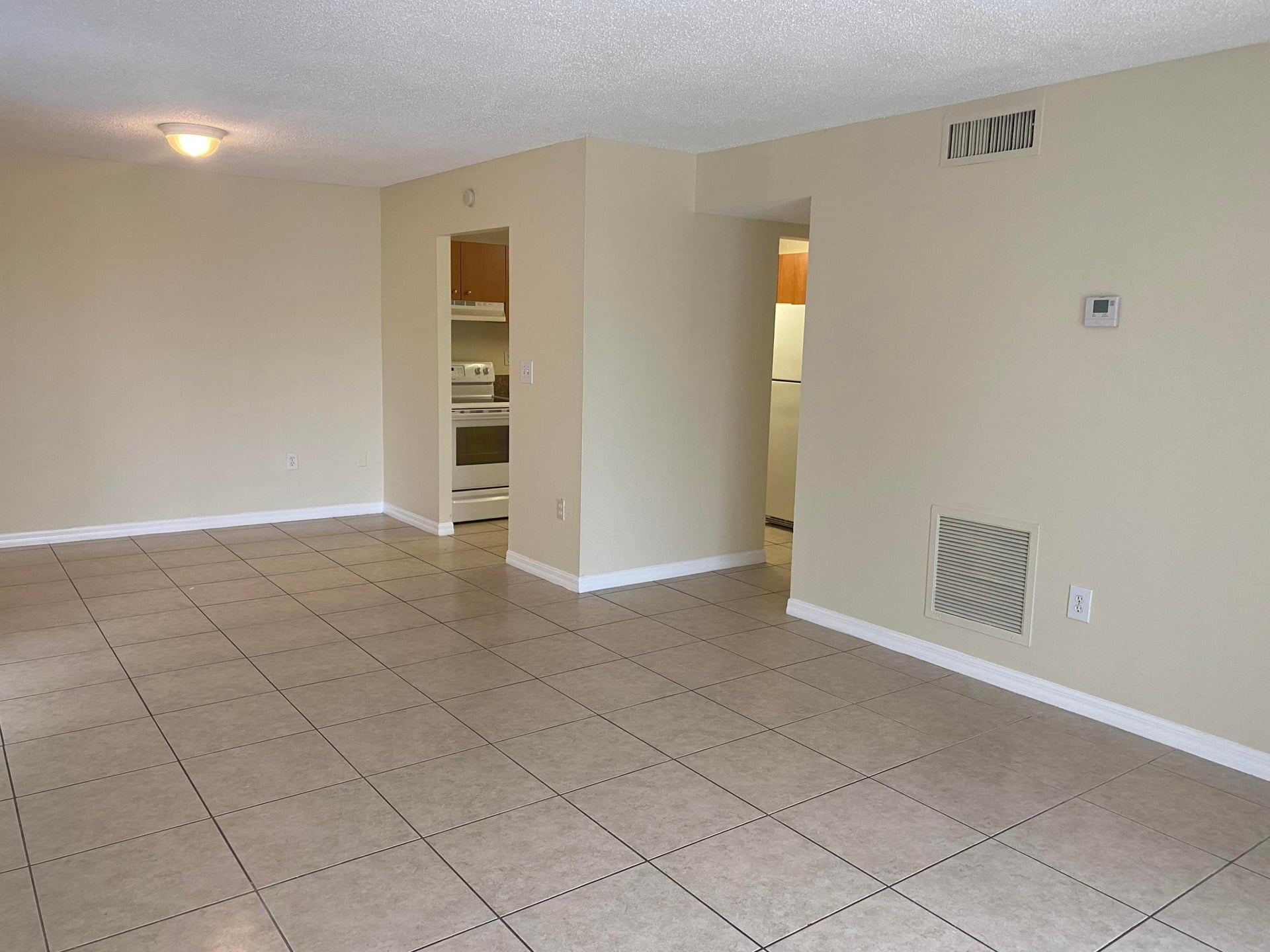Unit 208 photo 4
