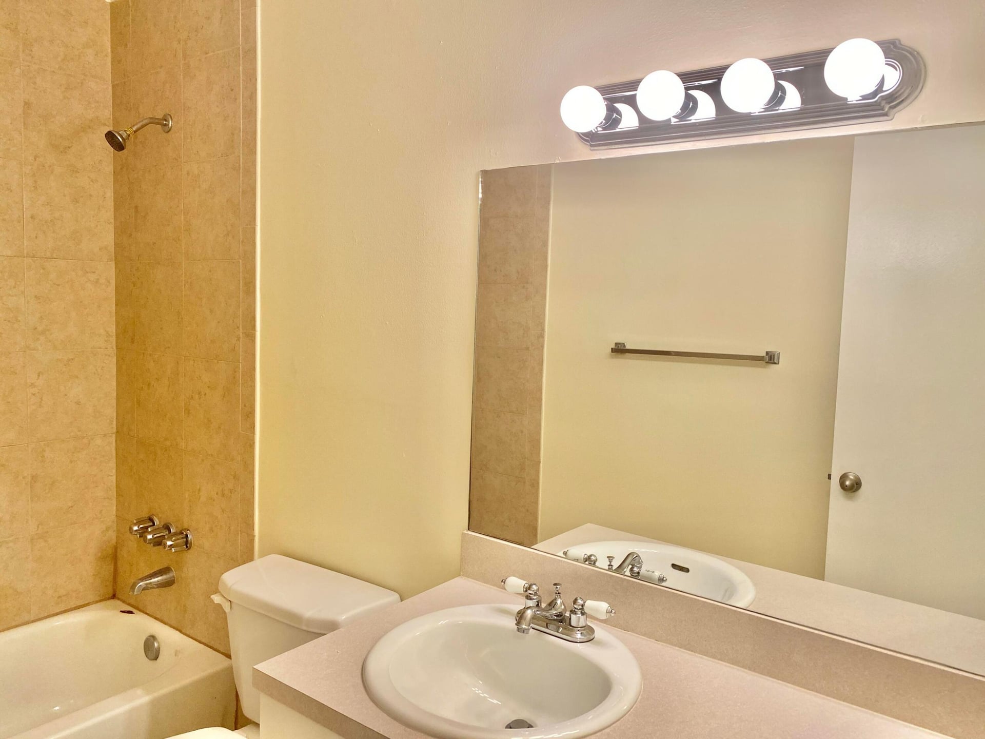 Unit 208 photo 15