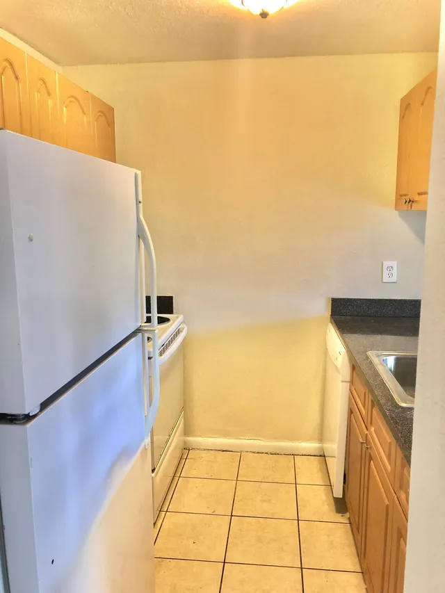  Unit 120 photo 8