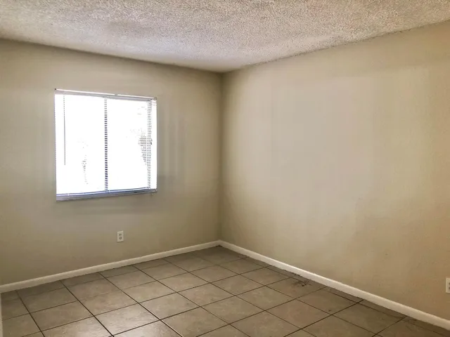  Unit 120 photo 12