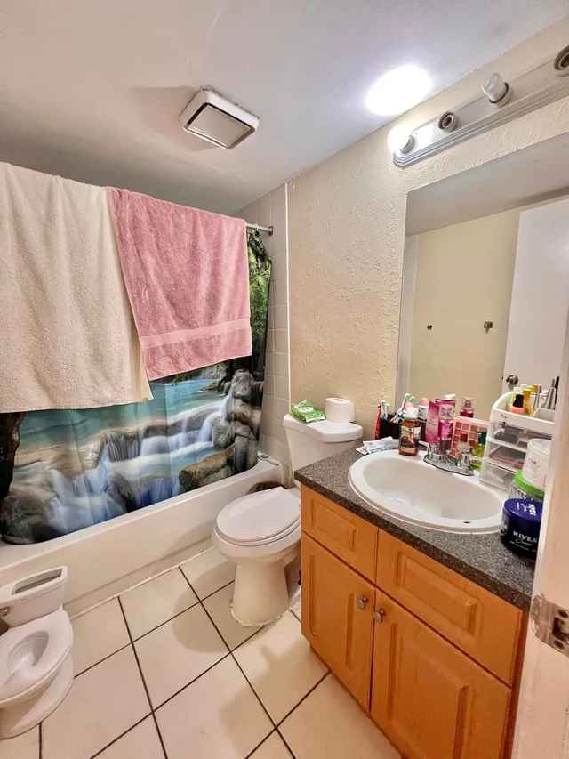 Unit 120 photo 19