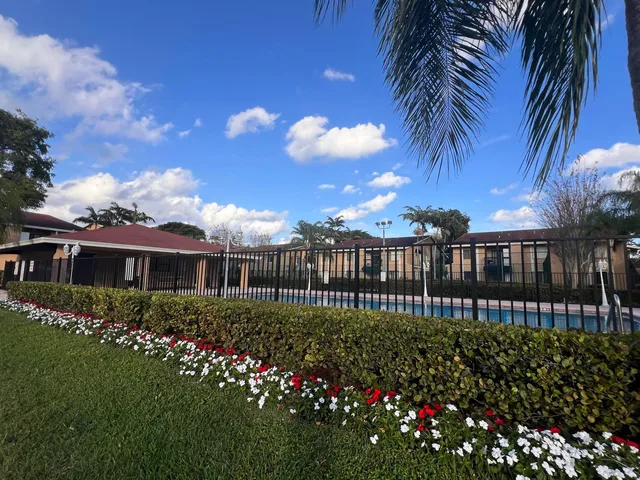  Unit 120 photo 37