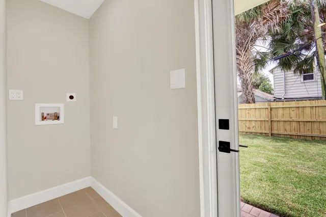 West Palm Beach Residence photo 25