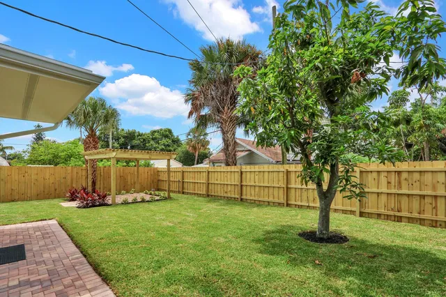 West Palm Beach Residence photo 26