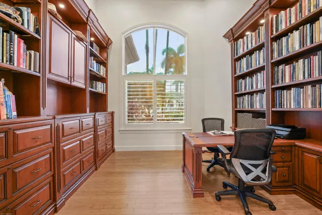 Residence photo 32