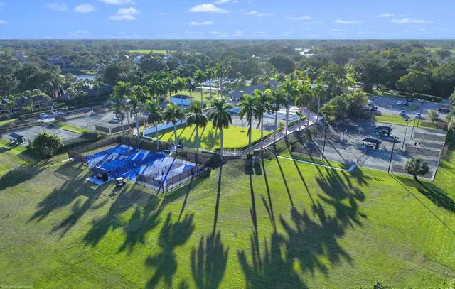 Residence photo 72