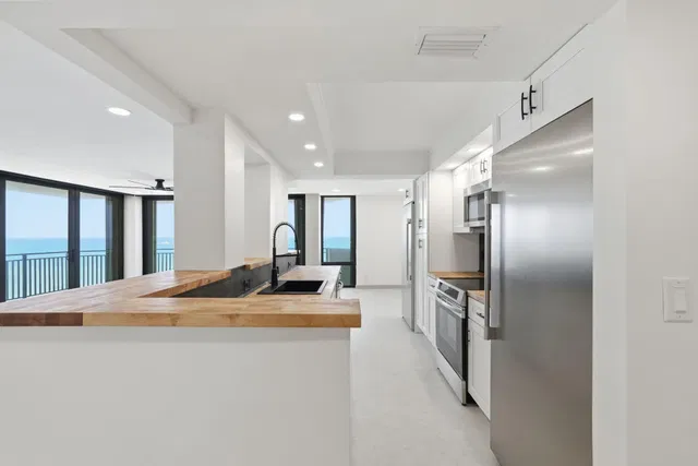 Singer Island Unit 6a photo 32