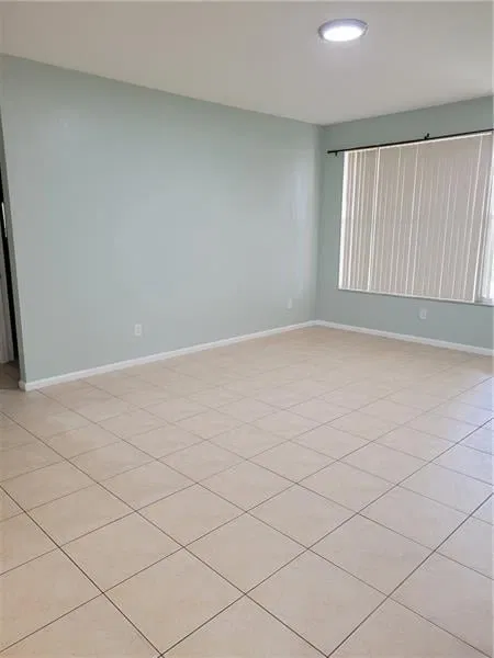Unit 117 photo 8