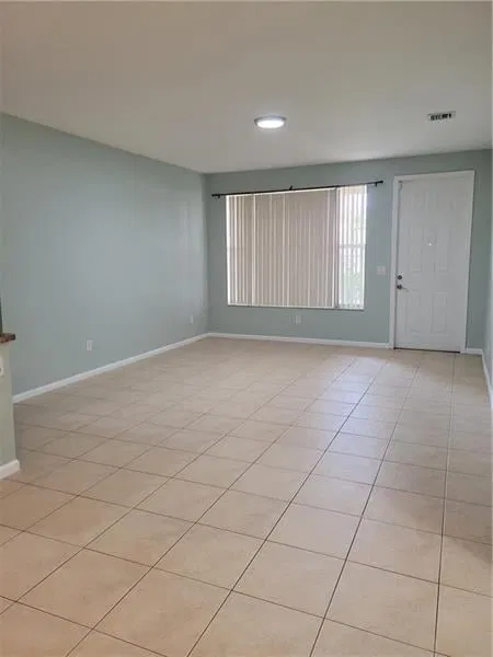 Unit 117 photo 9