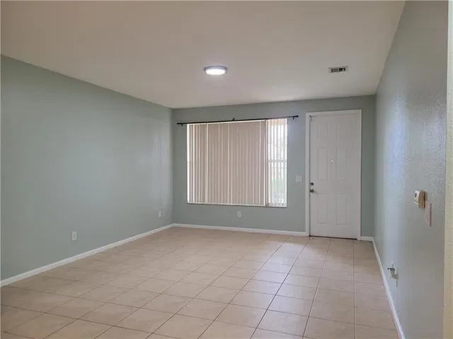 Unit 117 photo 10