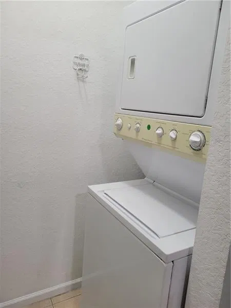 Unit 117 photo 13