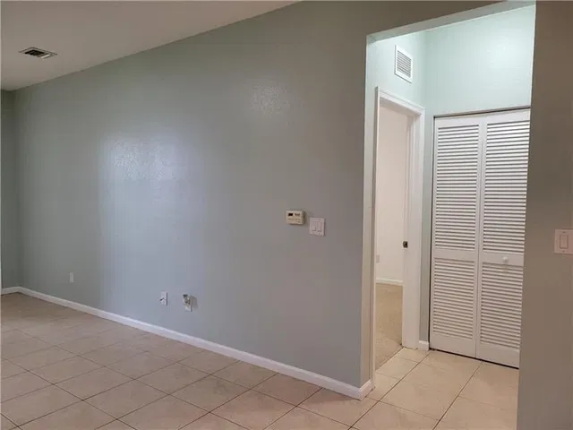 Unit 117 photo 15