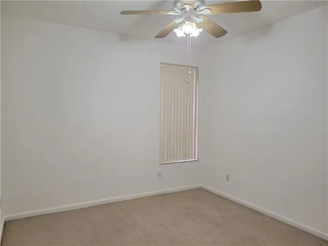 Unit 117 photo 16