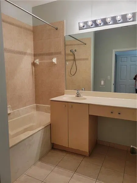 Unit 117 photo 21