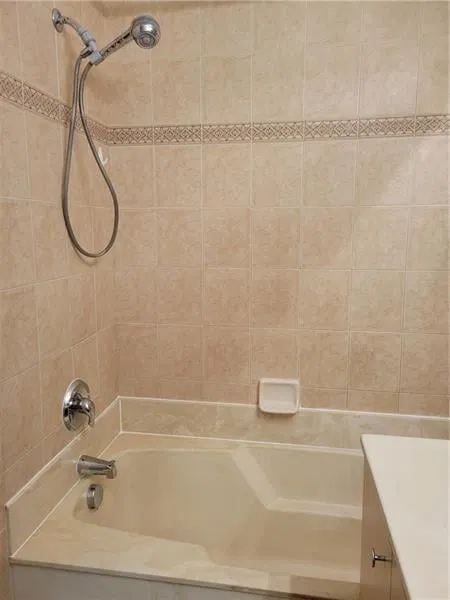 Unit 117 photo 24