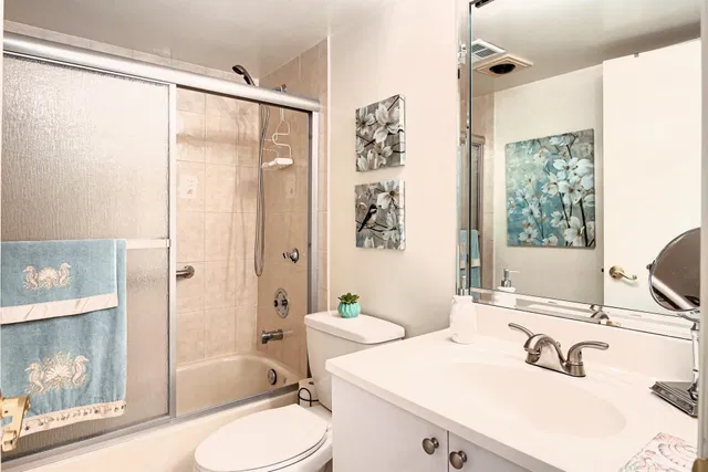 Unit 1030 photo 29
