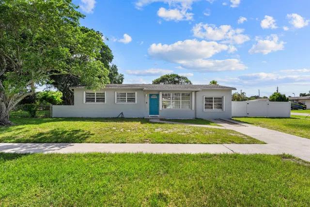 Residence photo 2