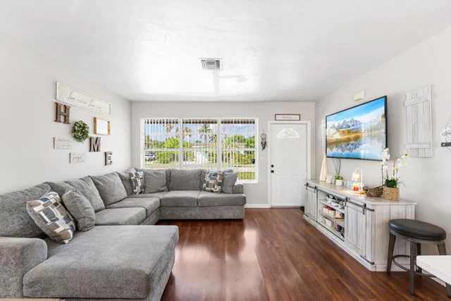 Residence photo 8