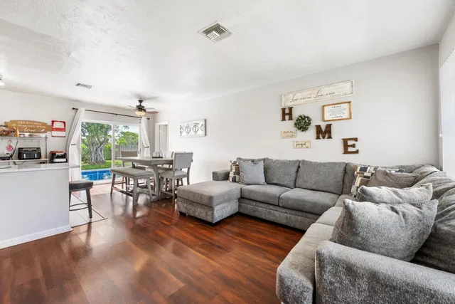 Residence photo 10