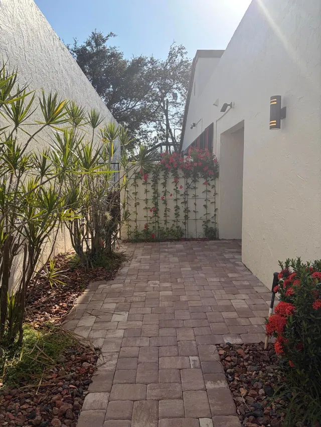 Residence photo 4