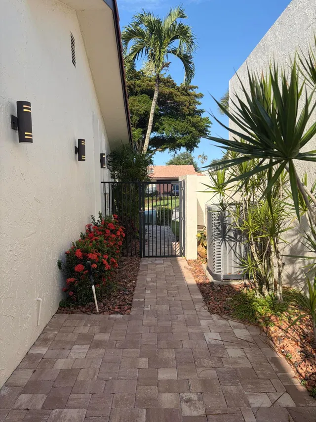 Residence photo 5