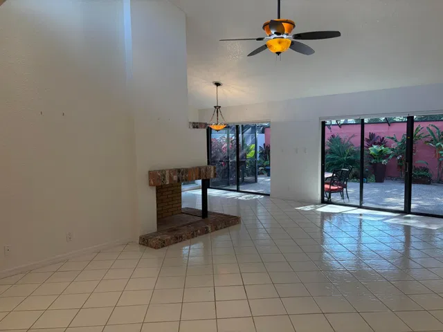 Residence photo 15