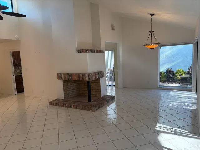 Residence photo 16