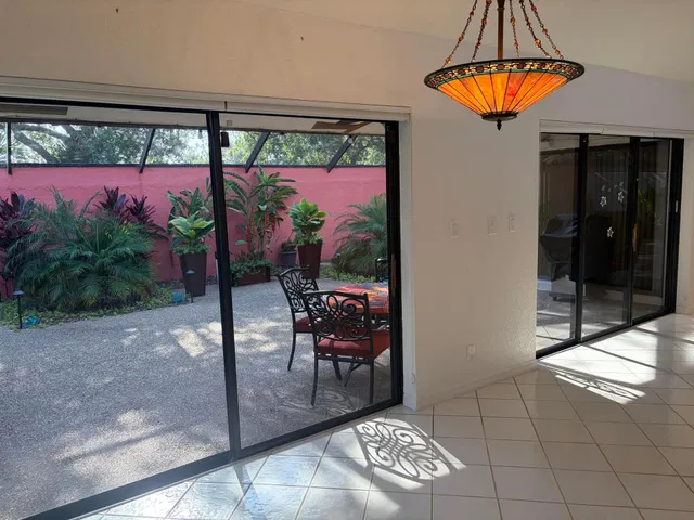 Residence photo 18