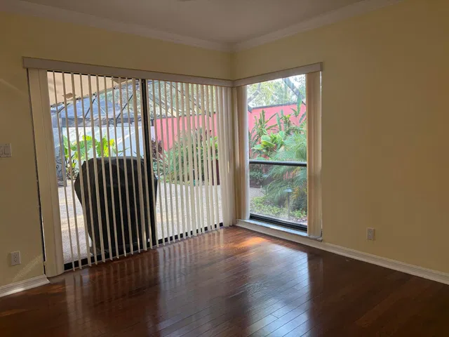 Residence photo 26