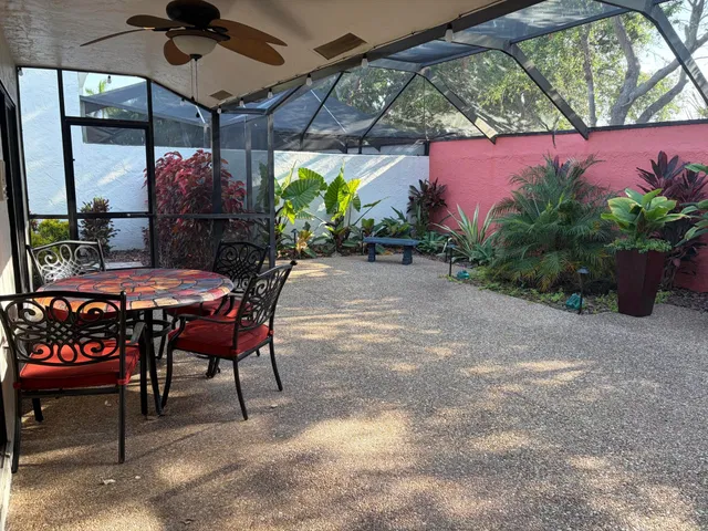 Residence photo 32