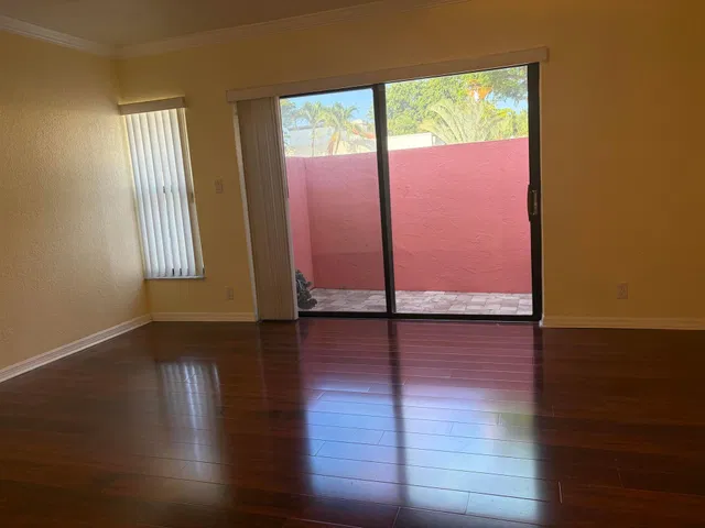 Residence photo 48