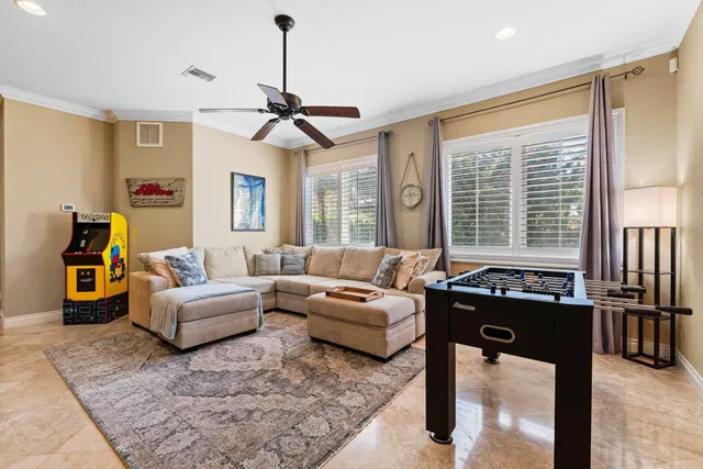 Residence photo 20
