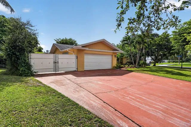 Residence photo 3