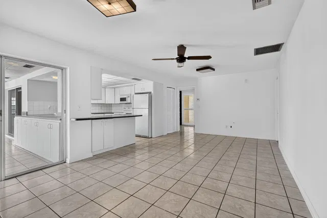 Residence photo 17