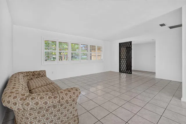 Residence photo 32