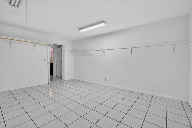 Residence photo 49