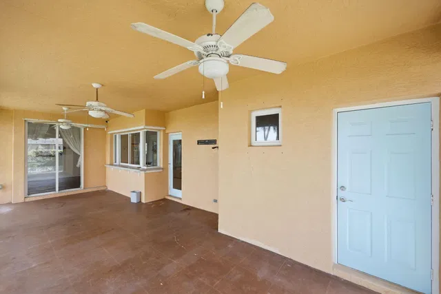 Residence photo 20