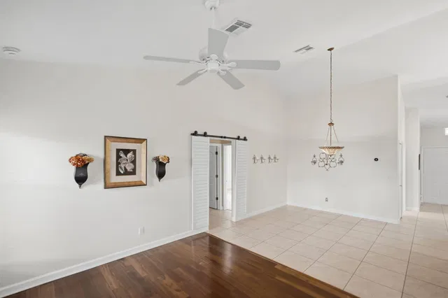 Residence photo 37