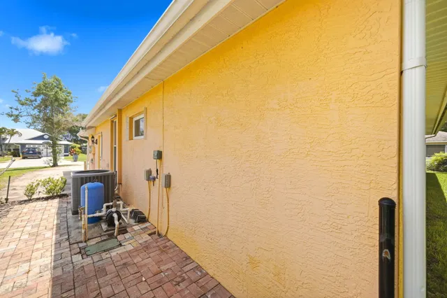 Residence photo 49