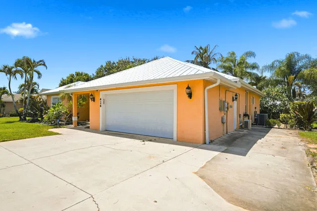 Residence photo 52