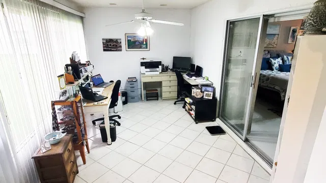 Residence photo 23