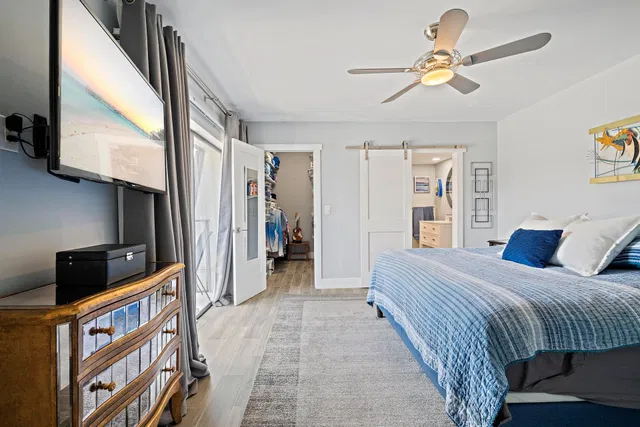 Unit 1018 photo 11