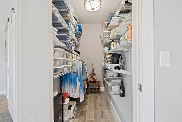 Unit 1018 photo 13