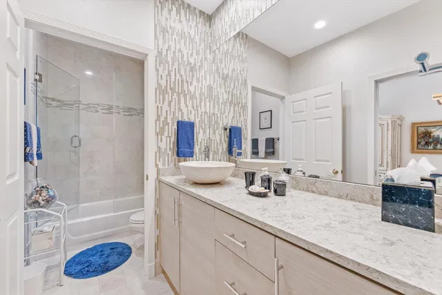 Woodfield Country Club Residence photo 32