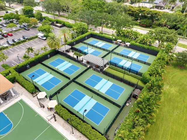 Woodfield Country Club Residence photo 54