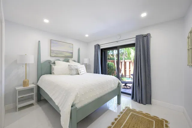 Residence photo 12