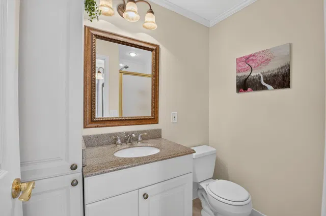 Unit 323 photo 14