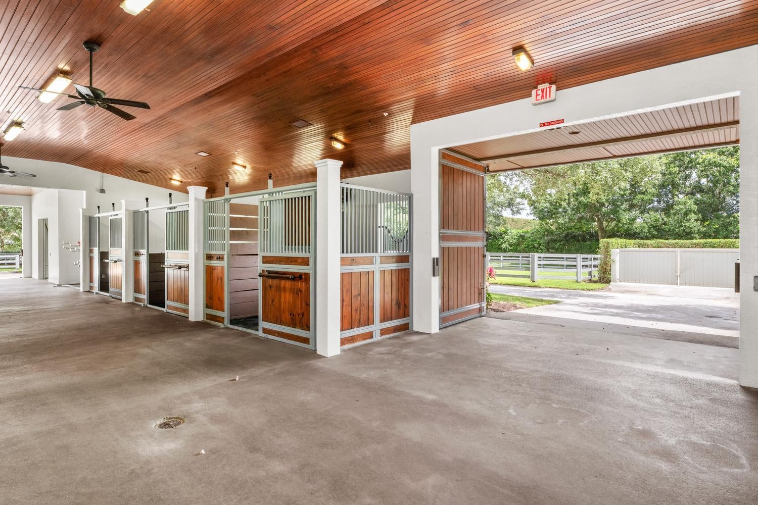 Residence photo 18