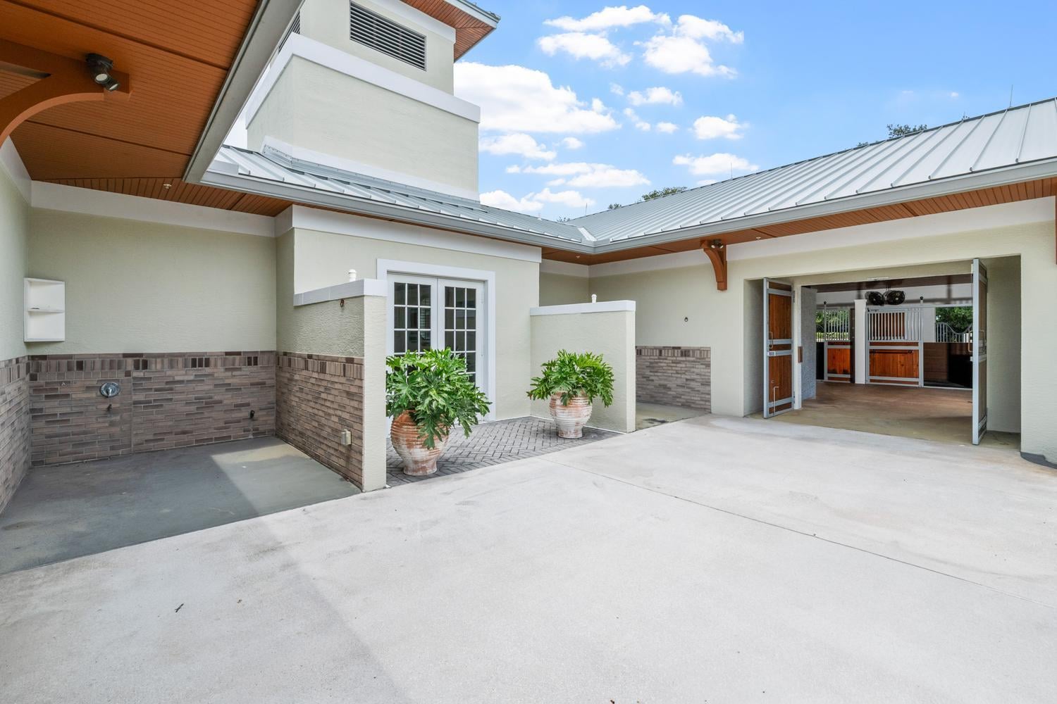 Residence photo 20